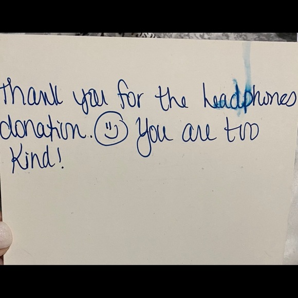 Meet your Posher, Ash & Family!🖤🎉 - Picture 9 of 9